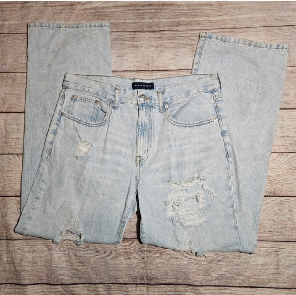 Aeropostale Light Blue Wash Distressed low rise skater Jean's